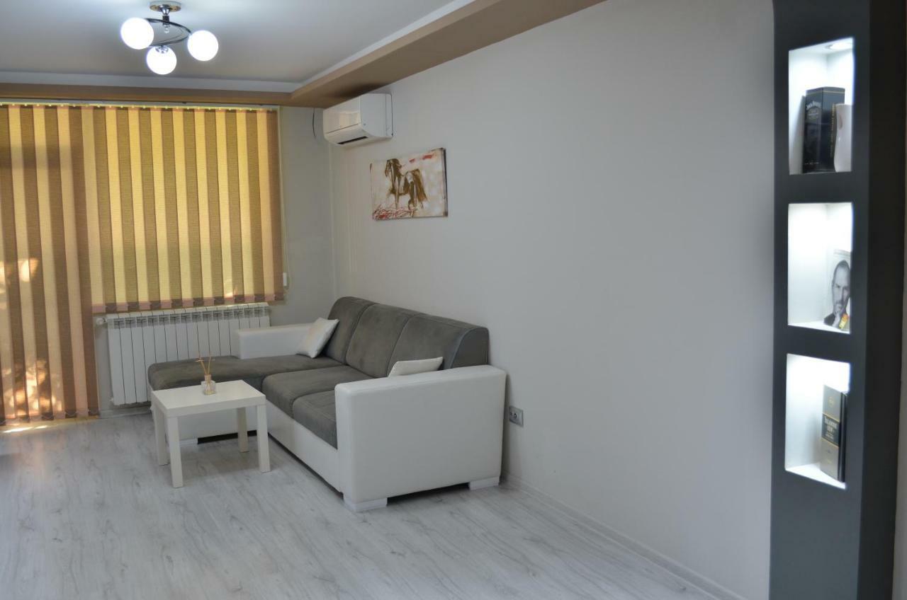 Luxury Apartment Near Varna, Located In Targovishte Luaran gambar