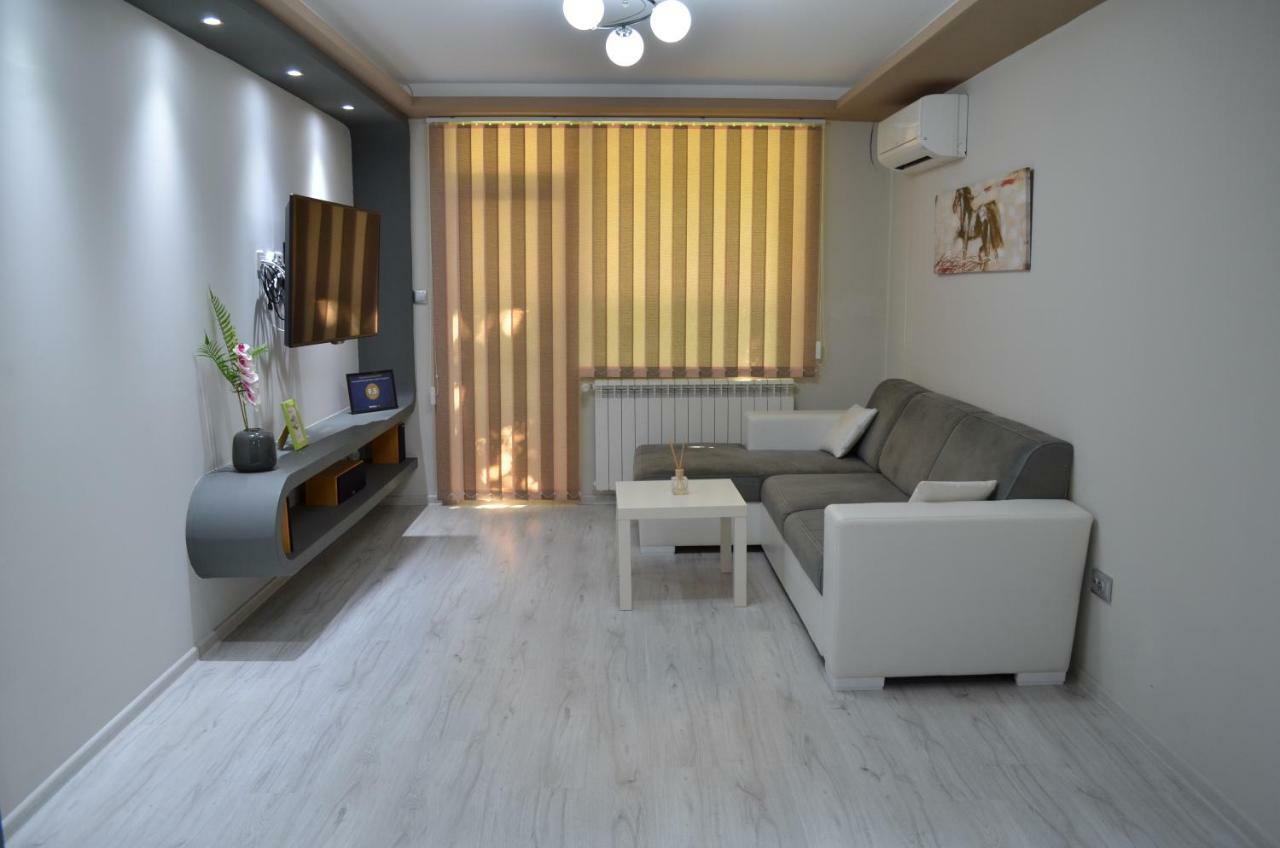 Luxury Apartment Near Varna, Located In Targovishte Luaran gambar